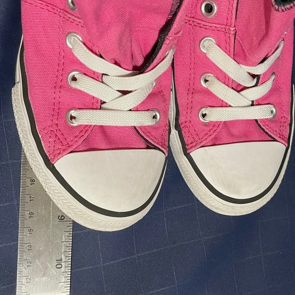Converse All Star pink & black slip-on low tops w/ stars girls sz 1